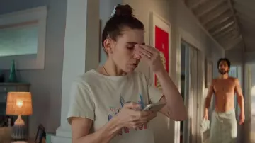 Re Done Classic Tee NY Skyline worn by Annie Mouradian (Zosia Mamet) as seen in The Flight Attendant (S02E08)