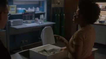 Topshop Leop­ard Print T-Shirt worn by Kasie Hines (Diona Reasonover) as seen in NCIS (S20E18)