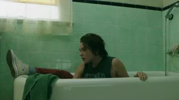 Converse Hi Top Shoes portées par Allison (Florence Pugh) comme on le voit dans A Good Person