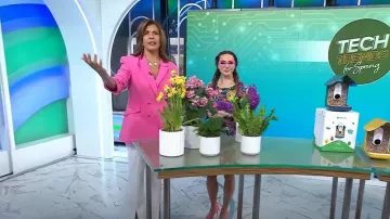 HD à Paris chez Anthropologie Robe Tropicaliste Shift portée par Katie Linendoll vue dans Aujourd’hui le 7 avril 2023