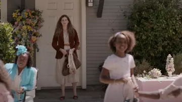 Blazer à poitrine unique Tagliatore porté par Clare Pierce (Kathryn Hahn) vu dans Tiny Beautiful Things (S01E04)