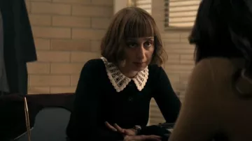 Sandro Joie Crochet Collared RIbbed Cardigan porté par Chrissy Beppo (Sofia Hasmik) vu dans Superman & Lois (S03E05)