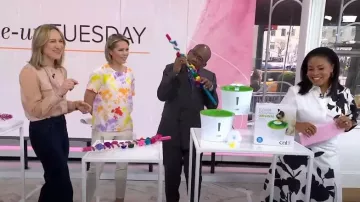 Reiss Felicia Chemisier à manches longues à l’échelle porté par Lauren Iannotti comme vu dans Aujourd’hui le 11 avril 2023