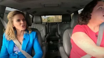 L'Agence Chamberlain Tweed Blazer usado por Natalie Morales visto en CBS Mornings el 10 de abril de 2023