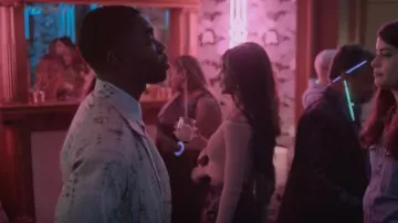 Scotch & Soda Or­gan­ic Cot­ton Zip Jack­et worn by James (Garrick Bernard) as seen in Single Drunk Female (S01E05)