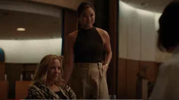 3.1 Phillip Lim Pantalones cargo cónicos usados por Naomi (Ashley Park) como se ve en BEEF (S01E09)