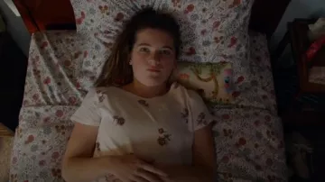Abercrombie Rose Tie Tee worn by Missy Cooper (Raegan Revord) as seen in Young Sheldon (S06E17)