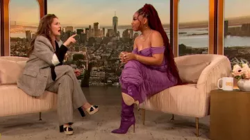 Céline Deux tons Mary Jane Heels portés par Drew Barrymore comme vu dans The Drew Barrymore Show le 12 avril 2023