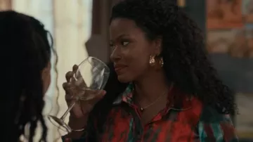 Louis Vuitton V Sautoir Necklace worn by Vivian Banks (Cassandra Freeman) as seen in Bel-Air (S02E08)