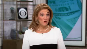 Boss Daina Colorblock Robe fourreau portée par Jill Schlesinger vue dans CBS Mornings le 13 avril 2023