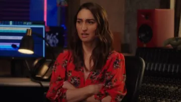Iro Posti Flo­ral Blouse worn by Dawn Solano (Sara Bareilles) as seen in Girls5eva (S02E04)