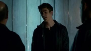 Le blouson en cuir Zara de Barry Allen (Grant Gustin) dans the Flash S02E03