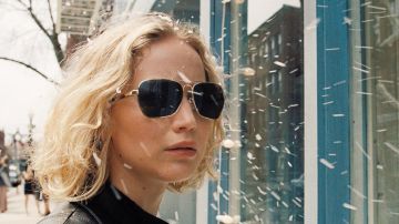 Les lunettes de soleil Toms de Jennifer Lawrence dans Joy