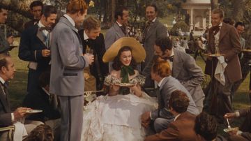 The dress picnic of Scarlett O'hara in gone with the wind