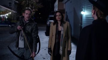 Scarf Burberry of Regina Mills (Lana Parrilla) in Once Upon A Time