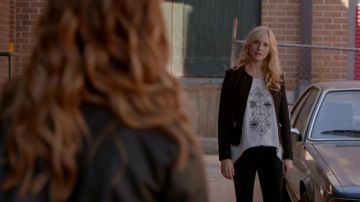 La chaqueta de H&M de Caroline Forbes en The Vampire Diaries