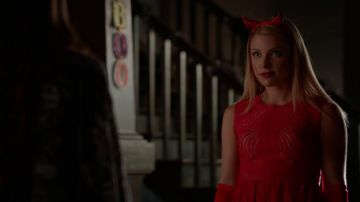 La robe BCGBGMAXAZRIA de Mary Louise dans The Vampire Diaries
