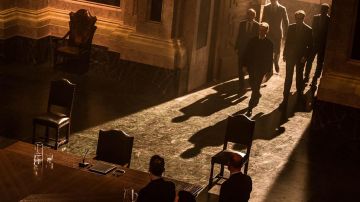 El sillón Tudor Oak de Franz Oberhauser (Christoph Waltz) en Spectre