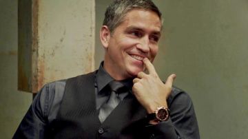 La montre Patek Philippe 5970p de Jim Caviezel dans Escape Plan