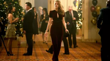 La robe en velours bordeaux de Adaline Bowman (Blake Lively) dans The Age of Adaline