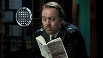 A Man of Ice making wait the Sgt Turner in Hot Fuzz