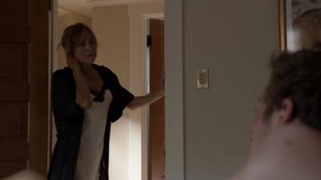 Echa un vistazo al guardarropa de (interpretado por Sasha Alexander) en