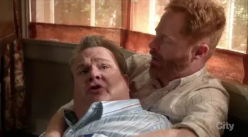 La chemise Jack Spade de Mitchell Pritchett (Jesse Tyler Ferguson) dans Modern Family S07E08