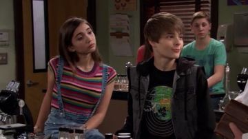 Le robe en jean de Riley Matthews (Rowan Blanchard) dans Girl Meets World