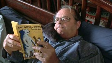 Encyclopedia Brown Gets His Man lu par Jack Nicholson dans Monsieur Schmidt