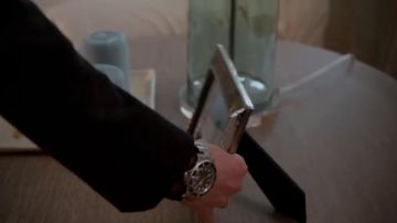 The Rolex watch of Emily VanCamp in Revenge