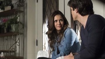 Chaqueta vaquera Guess de Elena Gilbert en The Vampire Diaries