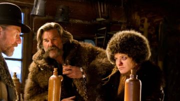 The chef's hat in fur of Daisy Domergue, in The Hateful Eight