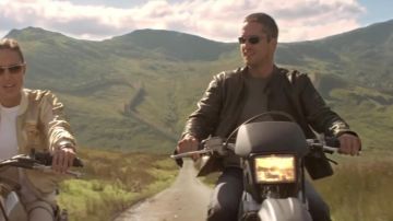 Honda XR 600 L de Tery Sheridan (Gerald Butler) en Lara Croft - Tomb Raider 2: La cuna de la vida