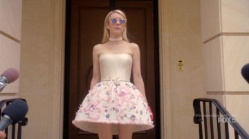 Chanel Oberlin: Pilot.  Scream queens fashion, Queen outfit