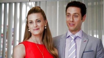 Pendientes Kate Spade New York de Paige Collins en Royal Pains