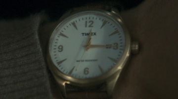La montre Timex de Lewis Shaler (Dou­gray Scott) dans Last Passenger