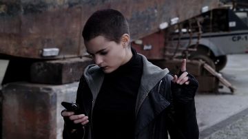The hoodie-green Negasonic Teenage Warhead (Brianna Hildebrand) in Deadpool