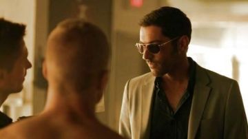 The sunglasses Gucci of William Rush in a Rush