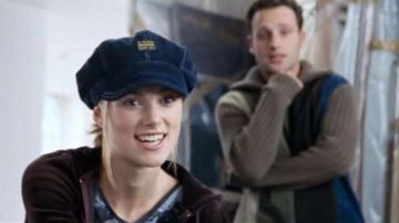 The cap gavroche Juliet (Keira Knightley) in Love Actually