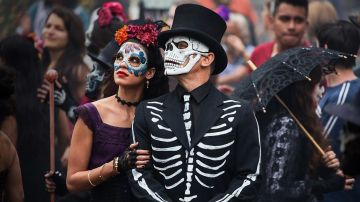 The real costume the day of the dead worn by James Bond (Daniel Craig) in Spectrum