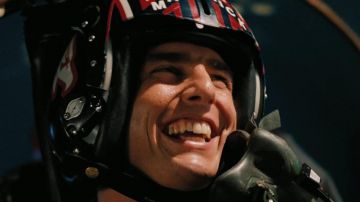 El casco de piloto de Pete Mitchell/Maverick (Tom Cruise) en la película Top Gun