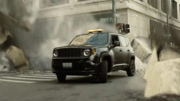 The Jeep Renegade of Bruce Wayne (Ben Affleck) in the Batman v Superman : Dawn of Justice