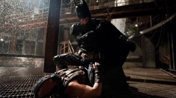 La gant de combat de Bane (Tom Hardy) dans The Dark Knight Rises