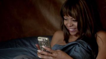 The shell glitter iPhone 6S Cookie Lyon (Taraji P. Henson) in Empire (Season 2 Episode 7)