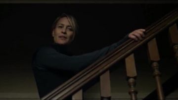 Le sous-pull Under Armour de Claire Underwood (Robin Wright) dans House of Cards