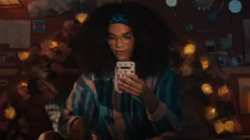 Adidas R.Y.V. Sweat à capuche porté par Elle Argent (Yasmin Finney) vu dans Heartstopper (S01E03)