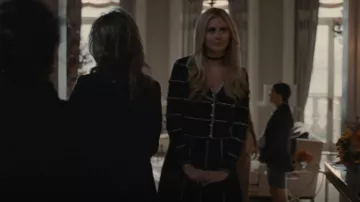 Sandro Andina Cardigan porté par Shiv Roy (Sarah Snook) comme on le voit dans Succession (S04E04)