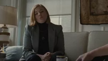 Alexander McQueen Check-Print Blazer de un solo pecho usado por Shiv Roy (Sarah Snook) como se ve en Succession (S04E04)