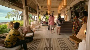 Lanikuhonua Cultural Institute as a seaside bar in Murder Mystery 2