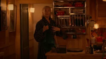 Tekla Striped Organic Cotton Terry Robe usado por Rebecca Welton (Hannah Waddingham) como se ve en Ted Lasso (S03E06)